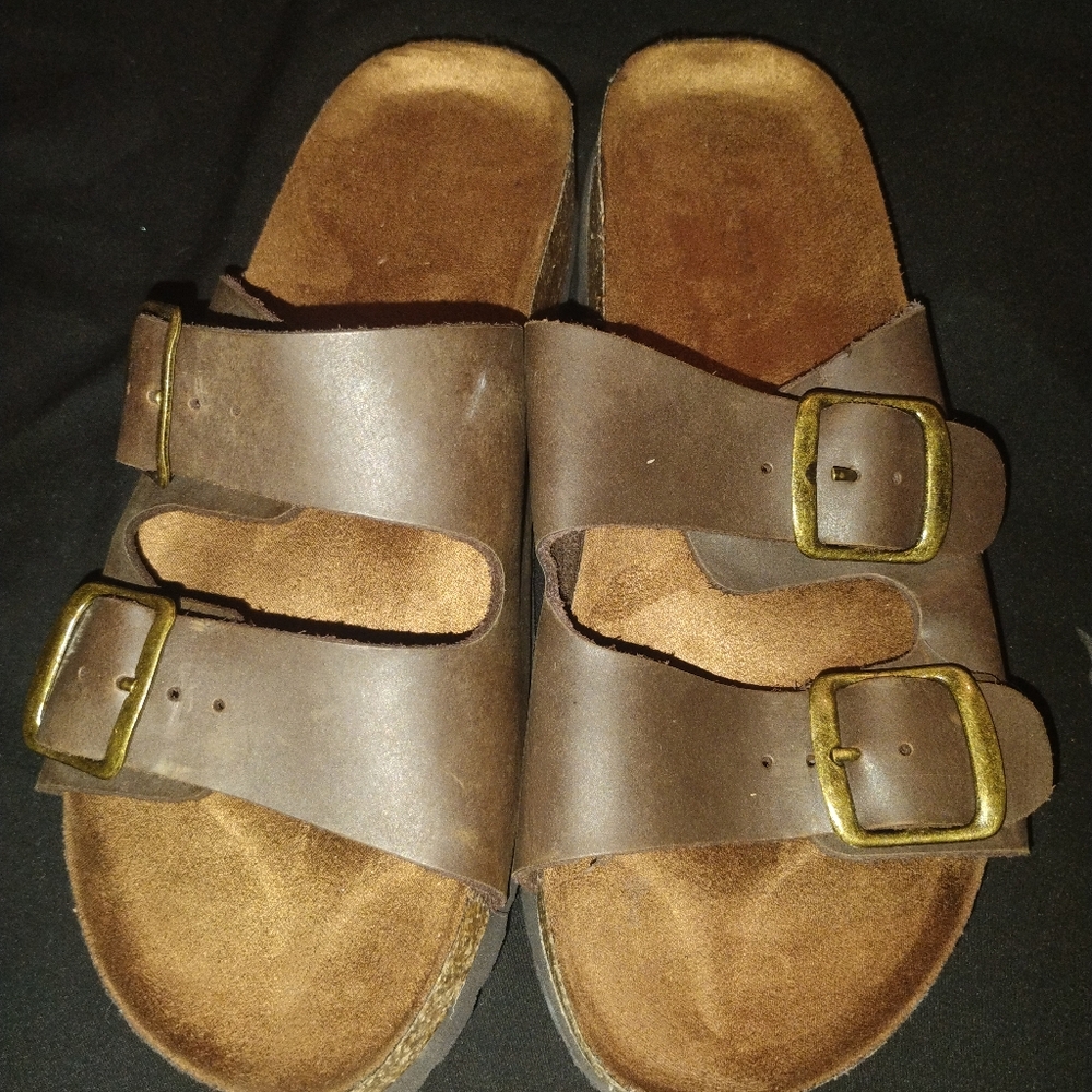 Sonoma sandals